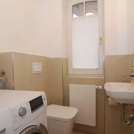 Elisabethstrasse 18, Whg 4 Apartment *